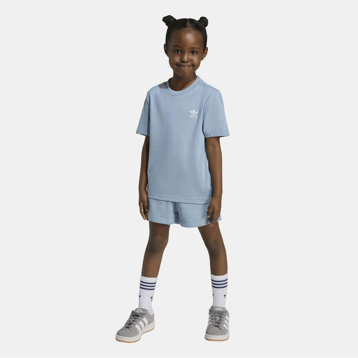 Adidas Originals shorts and T-shirt set featuring a polo shirt and vest, casual athletic apparel for men or women.