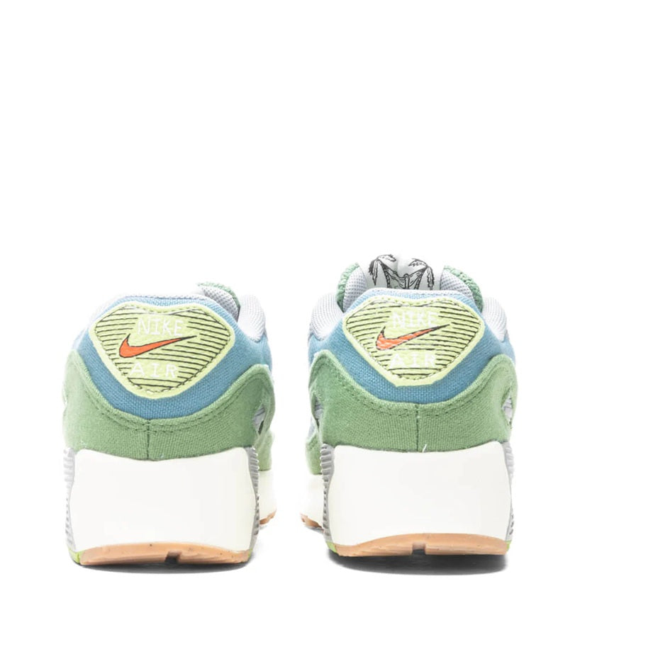 Kids' Nike Air Max 90 SE1 sneakers, back view with green/blue heel panels