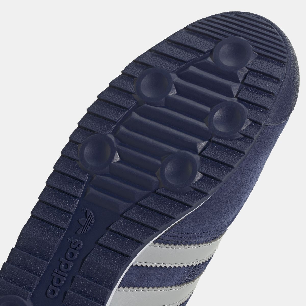 adidas Originals R71 shoes, stylish footwear with classic design, featuring white and navy color, casual sneakers for everyday wear