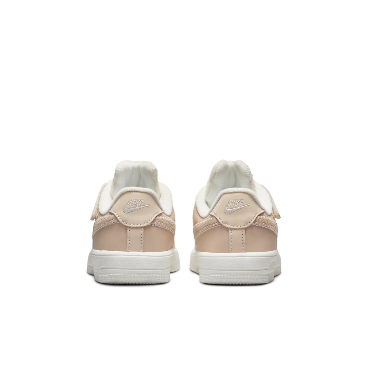 Kids low-top sneakers with heel pull tab and padded collar, light beige