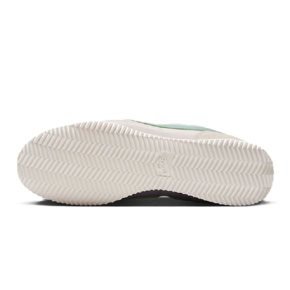 Men's Nike Cortez TXT outsole, textured tread with light stripes and green edge