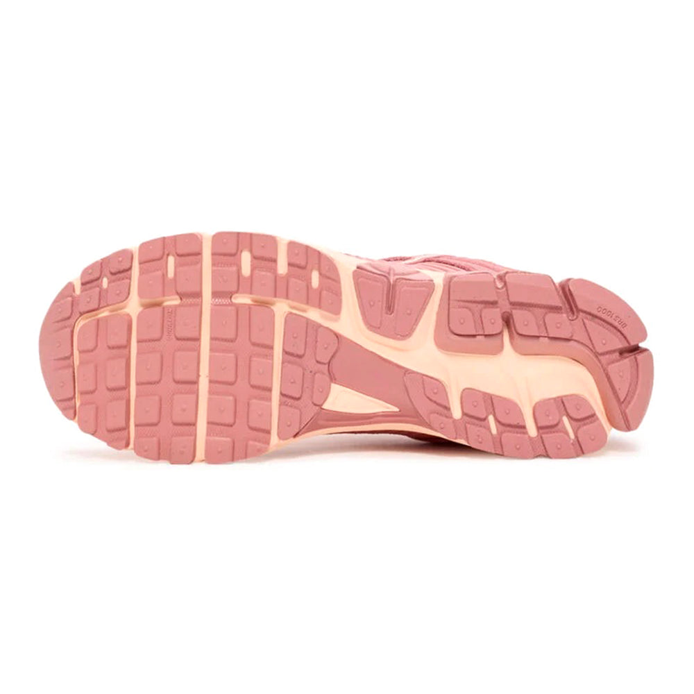 Men's Nike Zoom Vomero 5 outsole, pink rubber tread with rugged traction