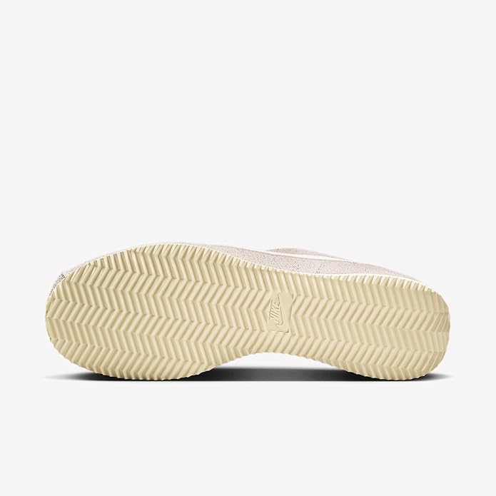 Men's Nike Cortez SE outsole, cream rubber tread with zigzag pattern