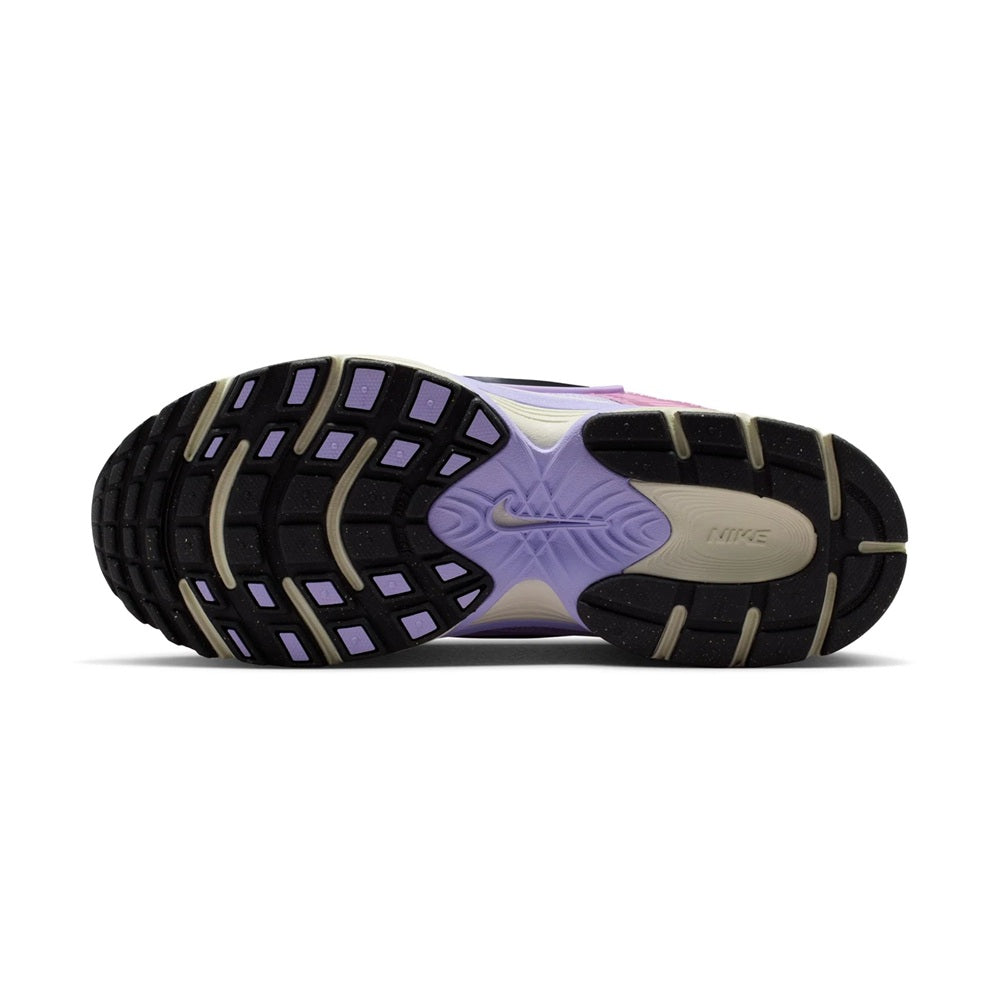 Women's Nike V5 RNR running shoes outsole, black tread with purple midfoot detail