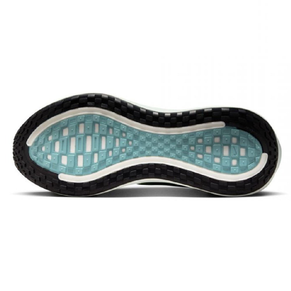 Men's Nike Vomero Plus outsole, textured black tread with light aqua rubber