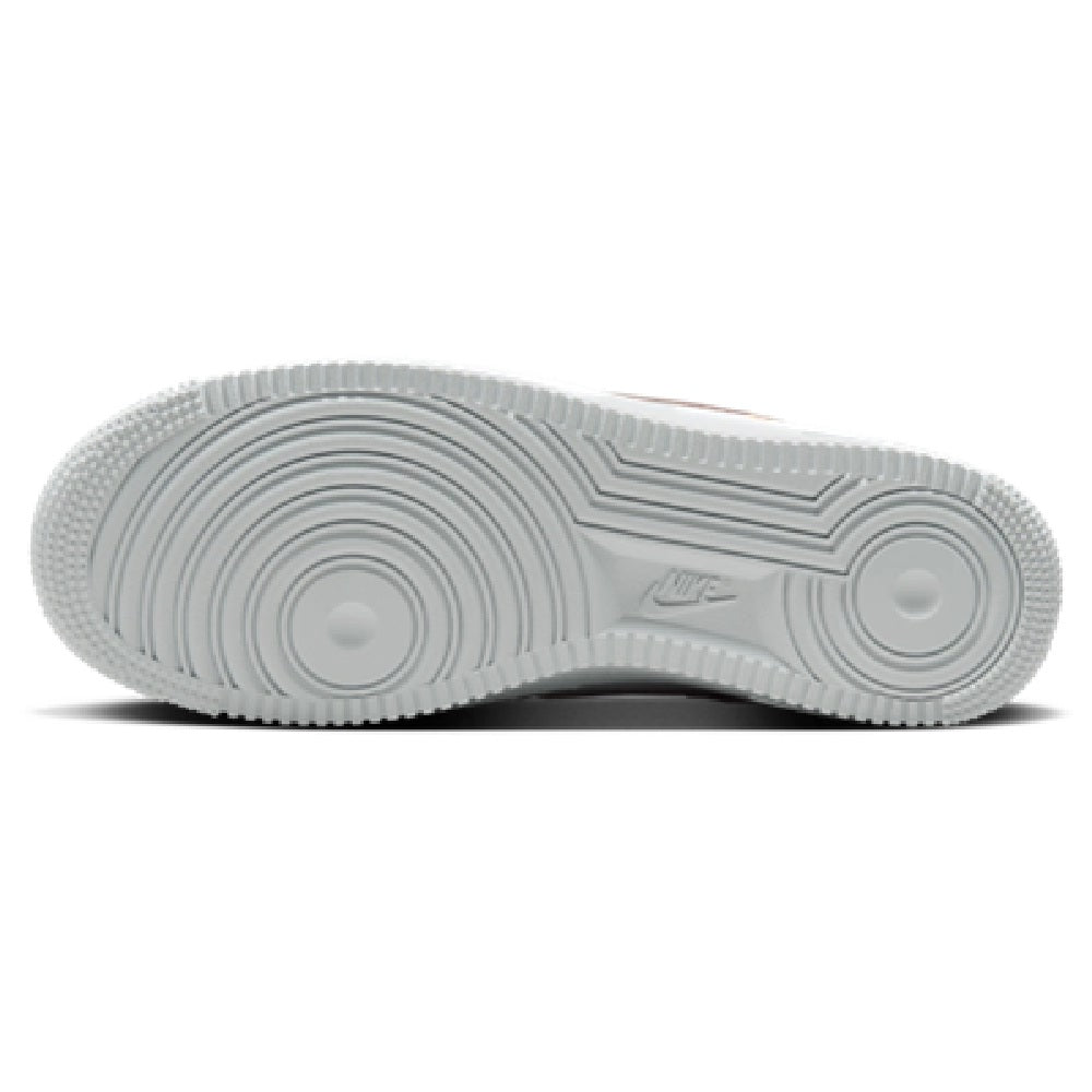 White rubber outsole with traction pattern for low-top Nike sneakers