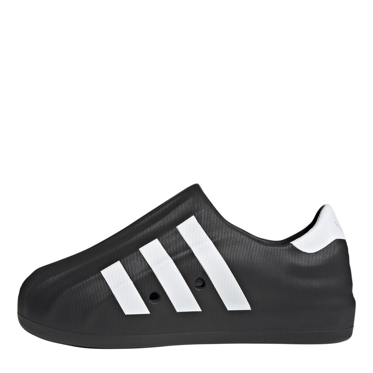 Junior adidas Originals Superstar Slip-On Trainers in size 3-5, featuring classic white design and signature branding.