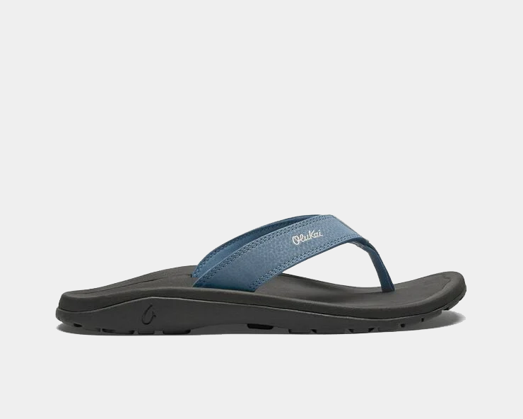 Blue thong sandals with cushioned sole and logo strap