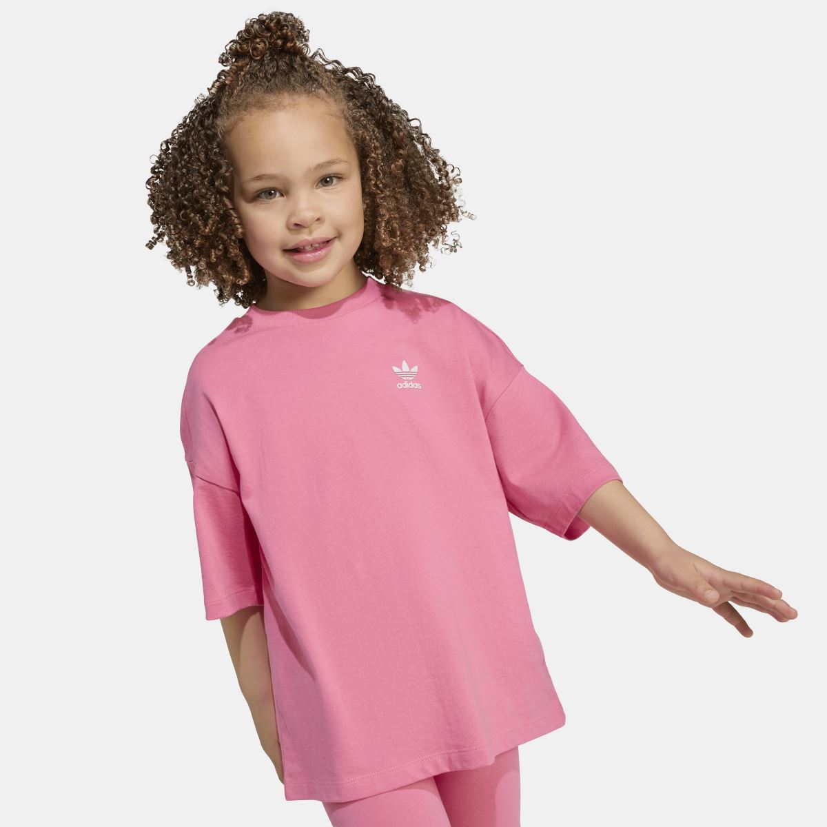 Pink infants adidas T-shirt with trefoil logo on chest, short sleeves and loose fit