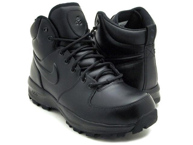 Men's Nike Manoa leather boots, black, side view with lace-up eyelets