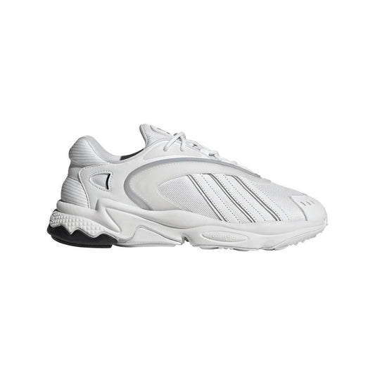 White adidas Originals trainers with three stripes and lace-up front
