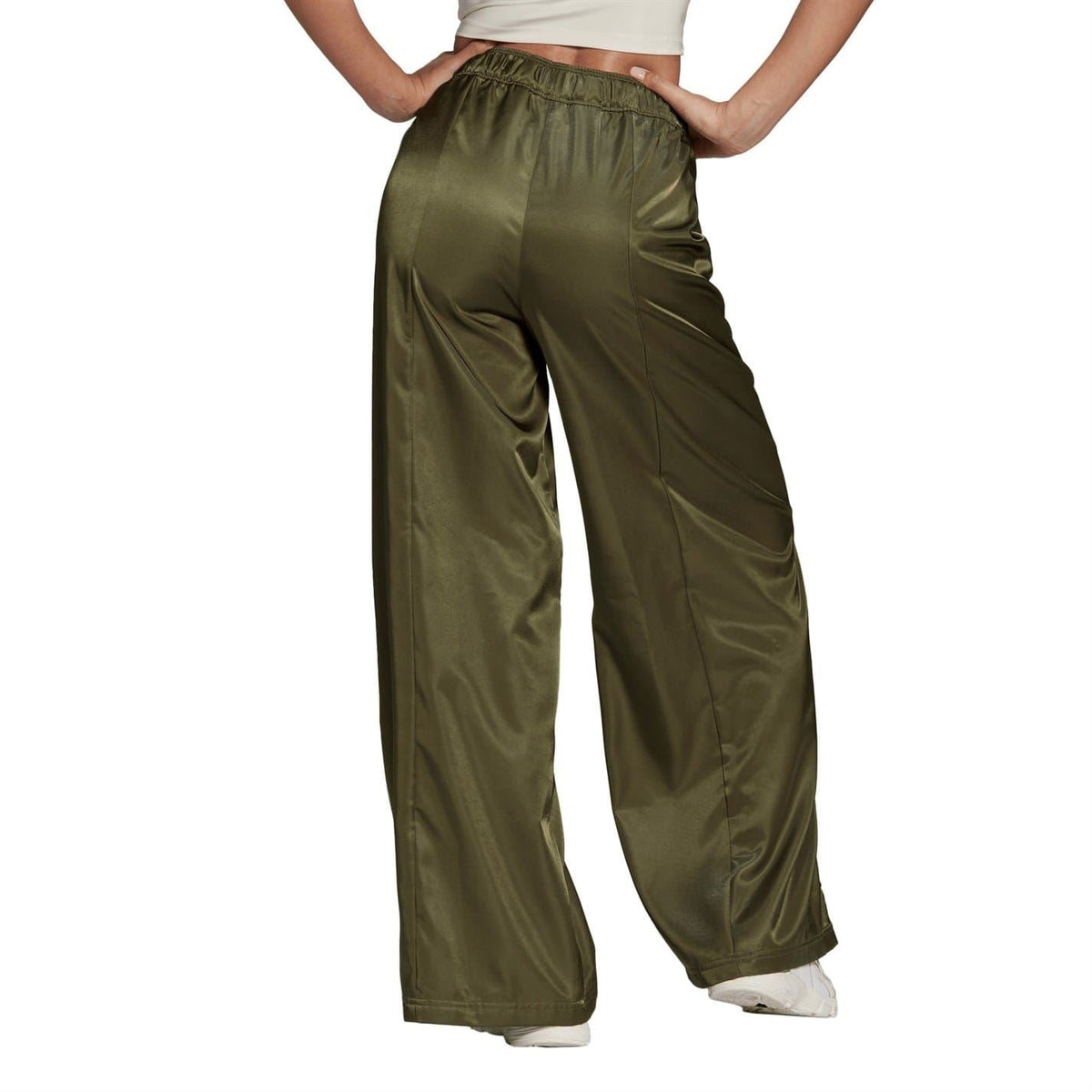 Olive cargo pants with elastic waistband and roomy leg silhouette