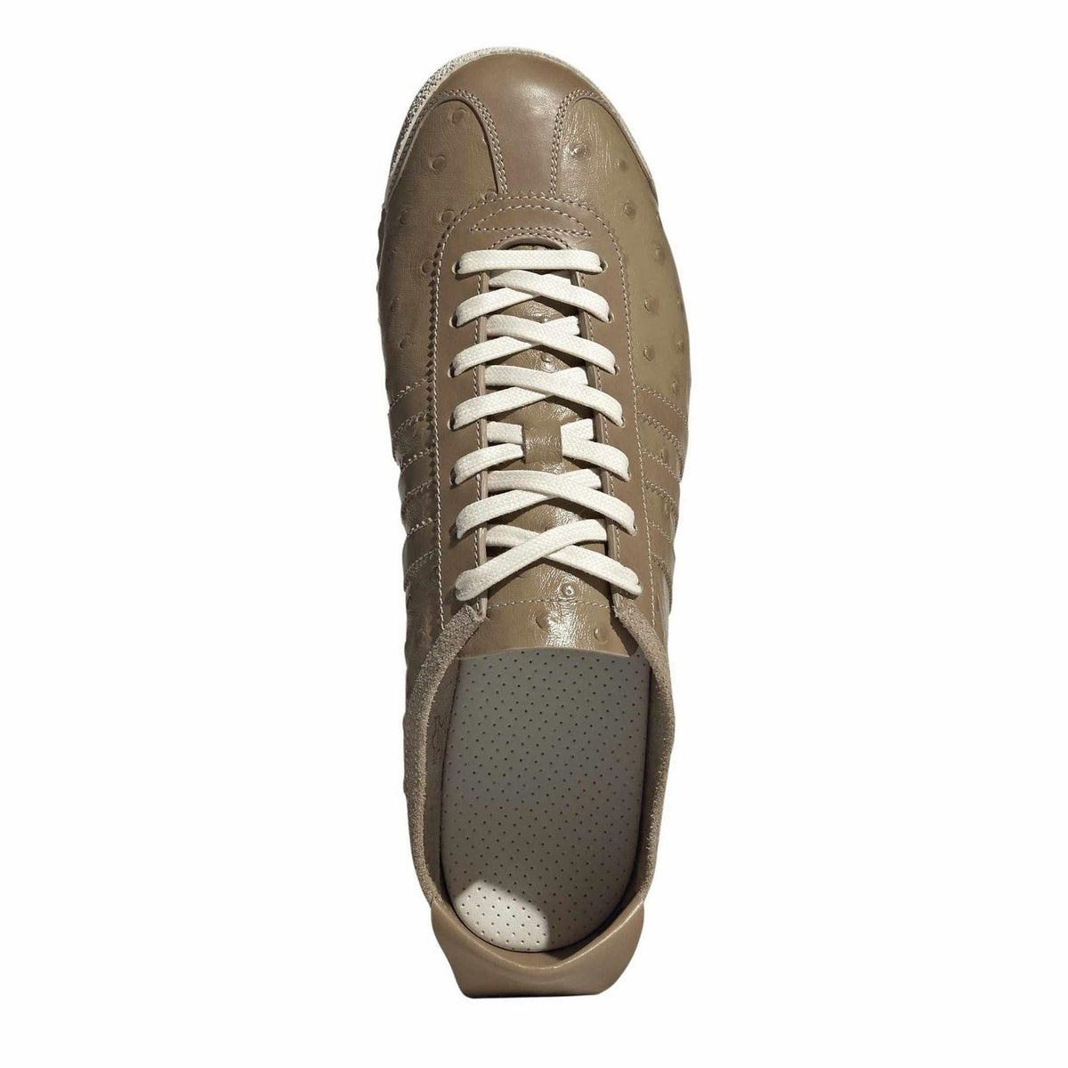 adidas Originals Italia 60s low-top sneakers, front view with white lace-up and perforated toe