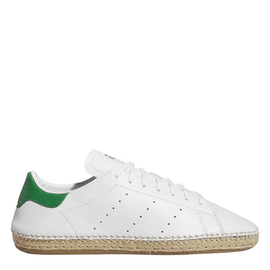White leather low-top trainers with green heel panel, lace-up and perforated toe