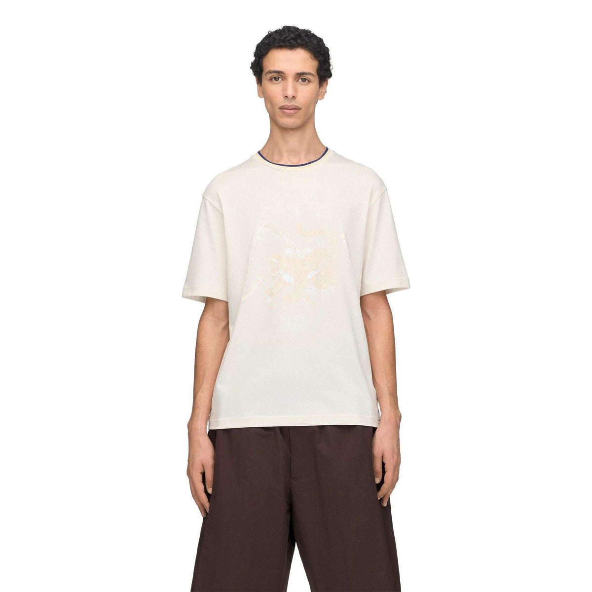 Men's chalk white graphic T-shirt with crew neck and short sleeves