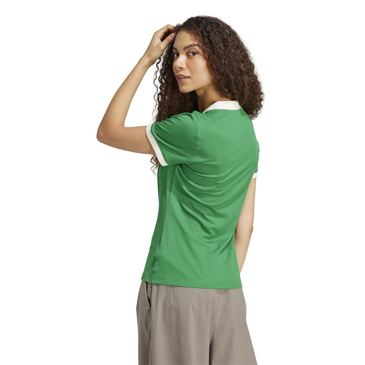 Green regular-fit t-shirt with white V-neck collar trim and short sleeves
