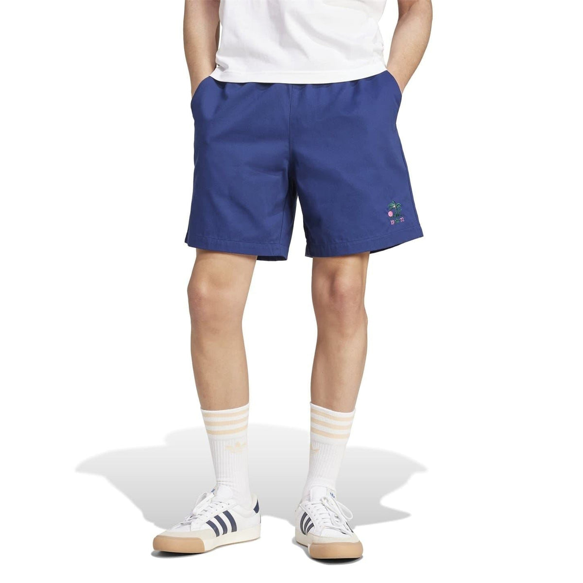 adidas Originals Leisure League Groundskeeper Shorts in black with side pockets and relaxed fit, casual athletic style