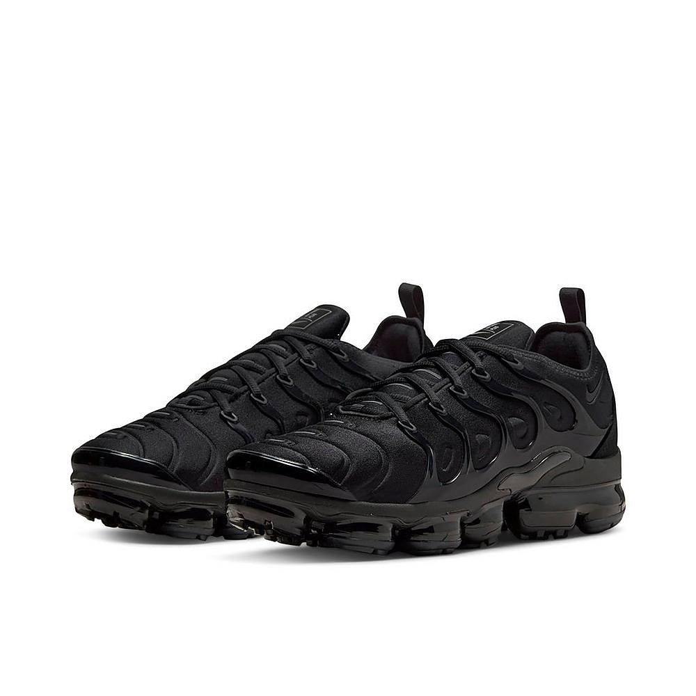 Nike Air Vapormax Plus men's running shoes, black textile upper, chunky tread sole