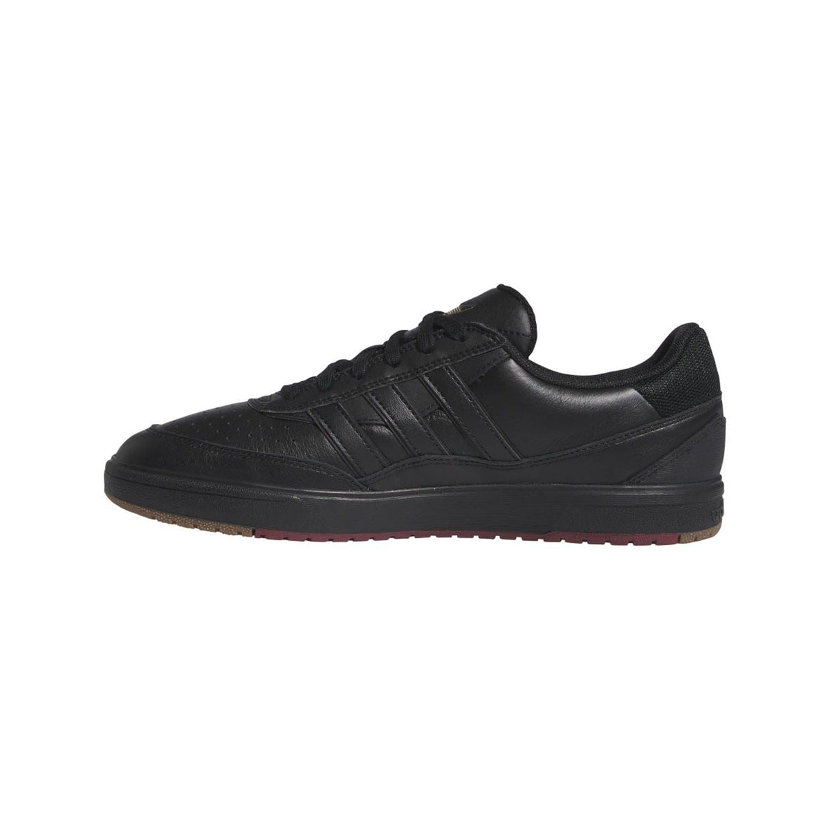 Black Tyshawn II low-top trainers with lace-up closure and padded collar