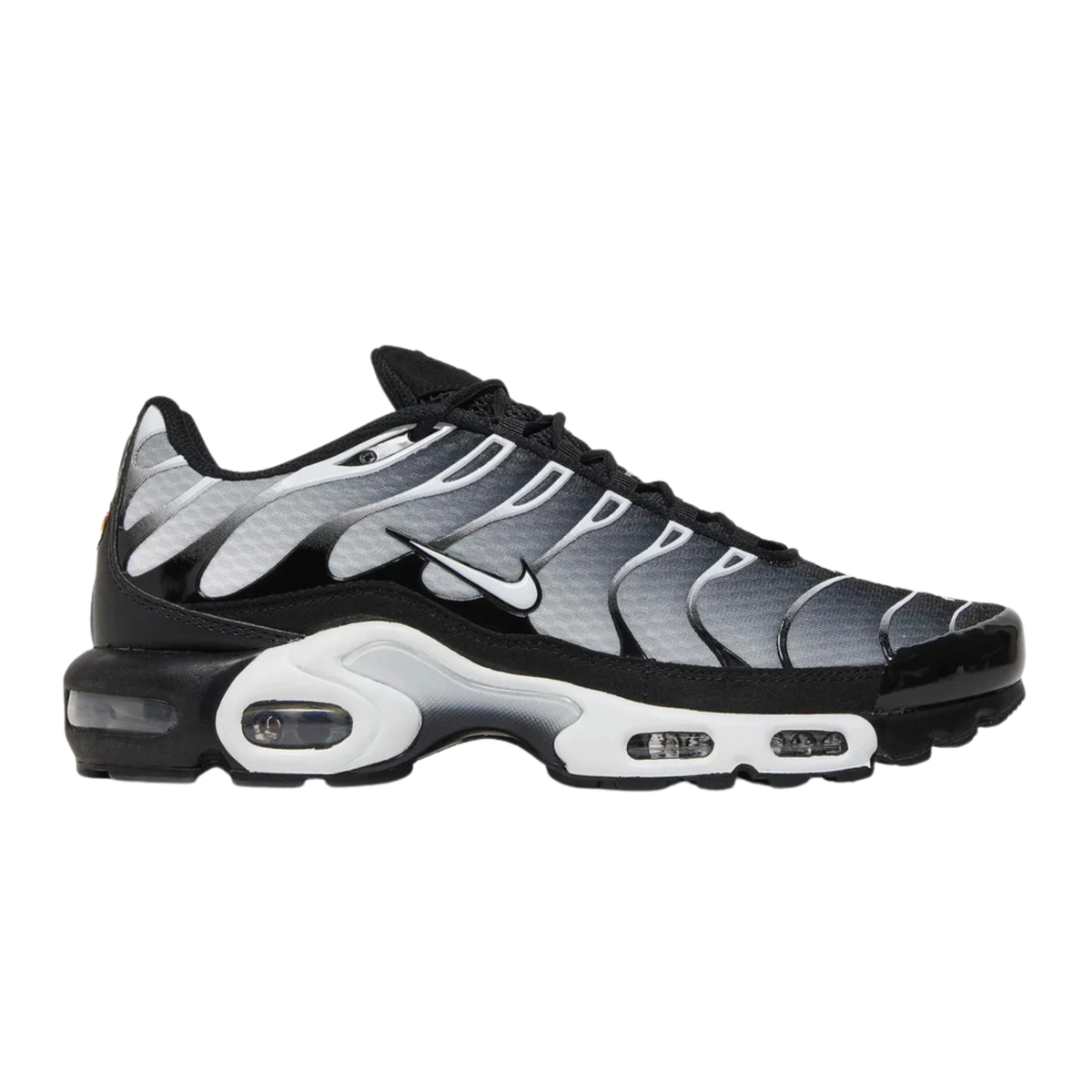 NIKE TN Air Max Plus running shoe in black and metallic silver, lace-up, visible air sole