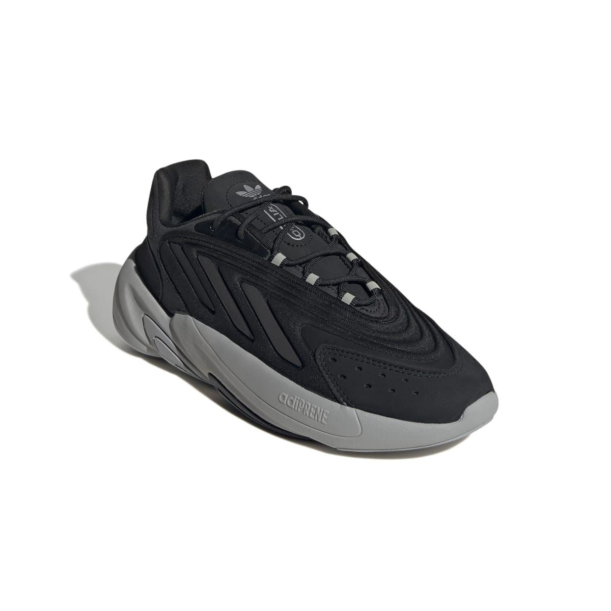 Black mesh-and-synthetic trainers with lace-up closure and light-gray cushioned sole