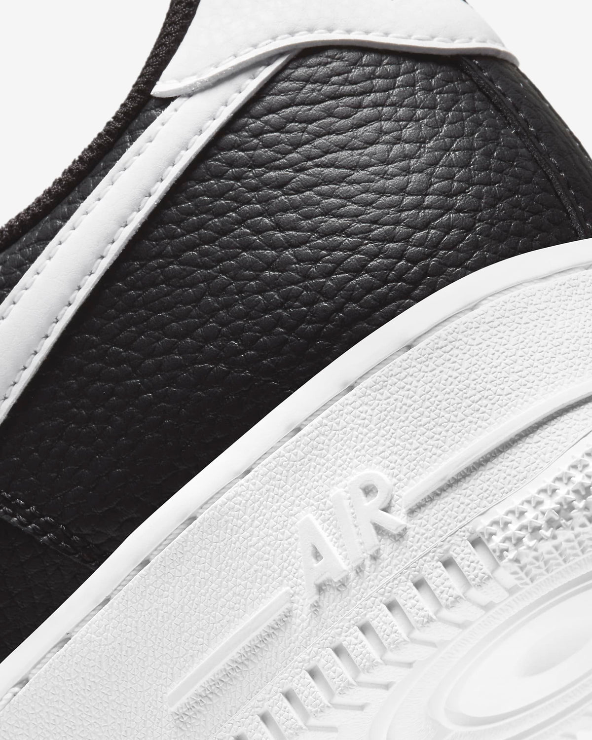 Air Force 1 '07 low-top sneakers, black upper with white side panel and AIR branding