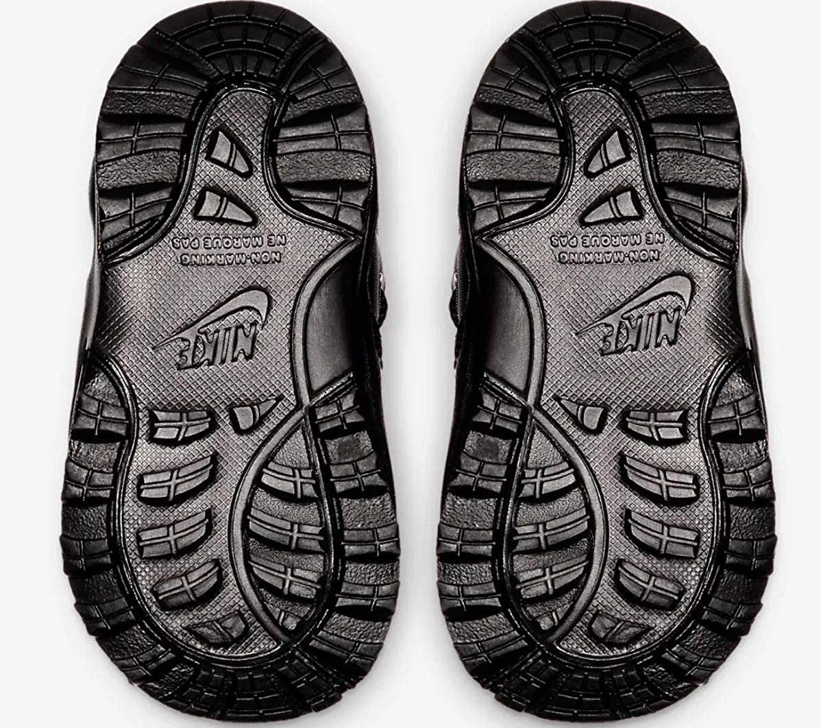 Toddler Nike Manoa LTR black boots, treaded rubber outsole with traction pattern