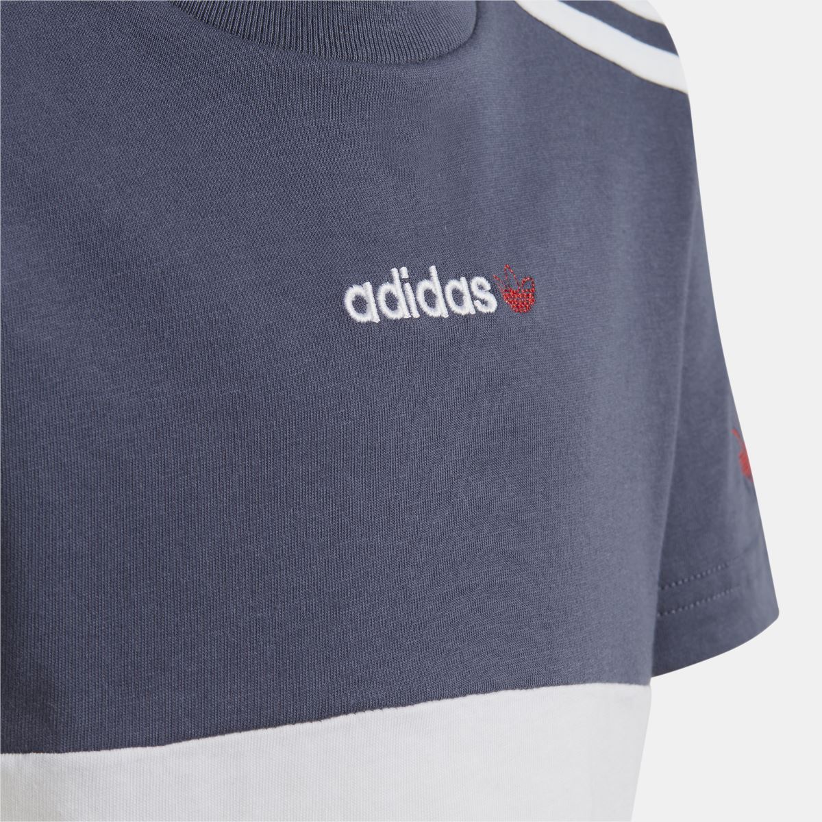 adidas Originals juniors shorts and t-shirt set for ages 8-16, featuring casual athletic style and comfortable fabric.