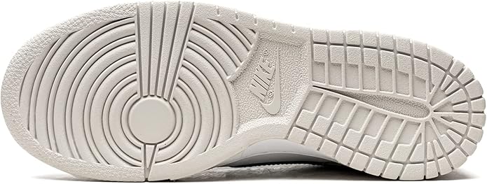 Kids' Nike Dunk Low sneakers outsole, textured white rubber tread