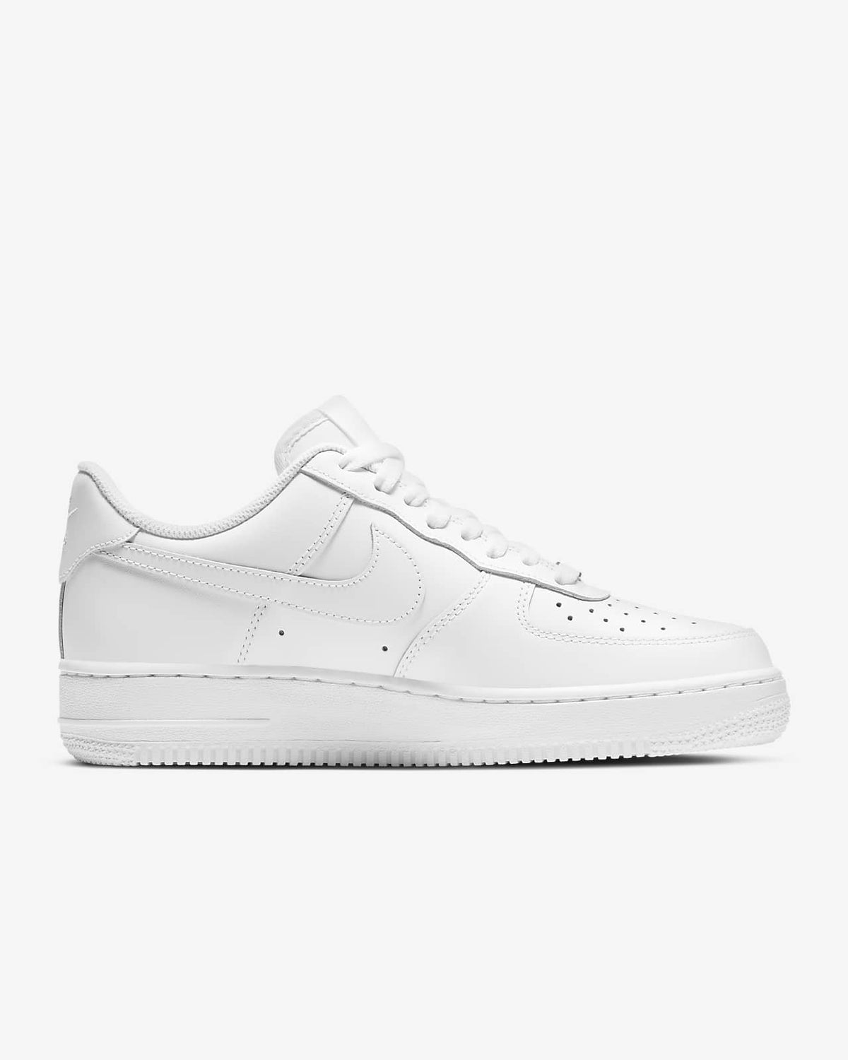 Women’s Nike Air Force 1 ’07 low-top sneakers, white leather with lace-up