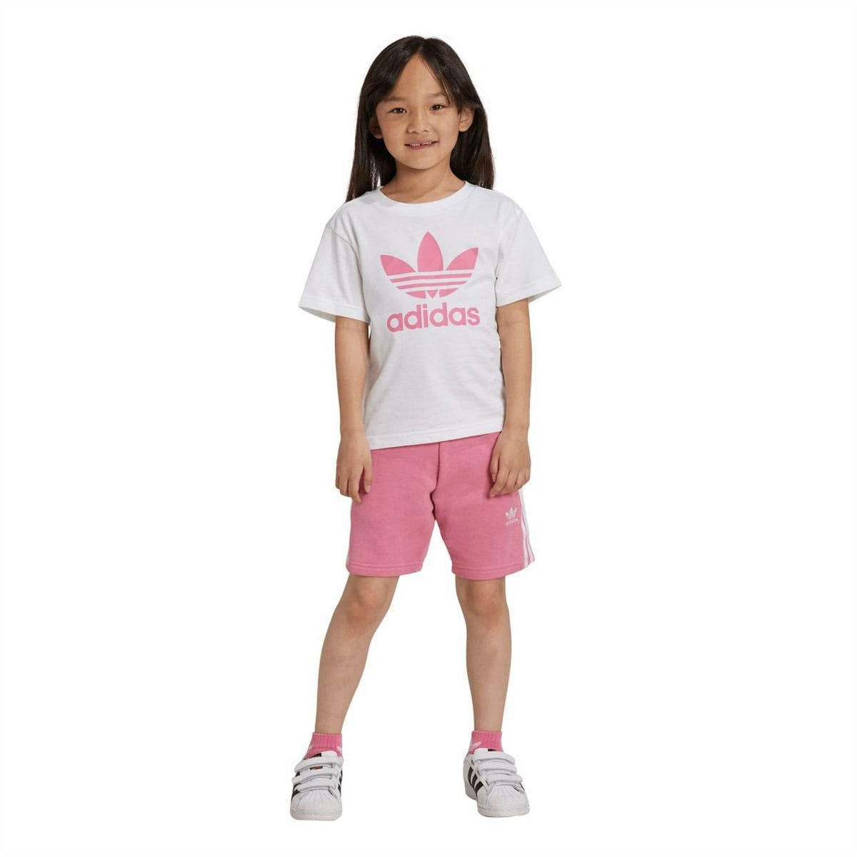 Kids rose shorts and white adidas T-shirt set with pink trefoil logo