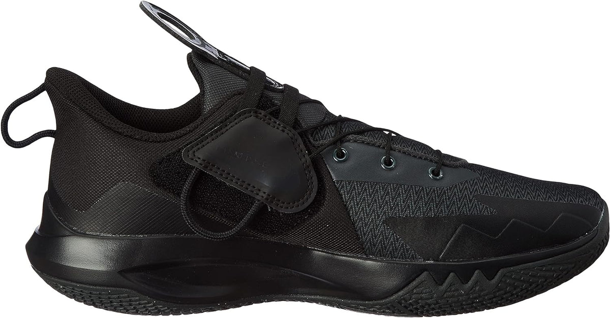 Men's Nike Flyease black mesh low-top sneaker with lace-up and pull tabs