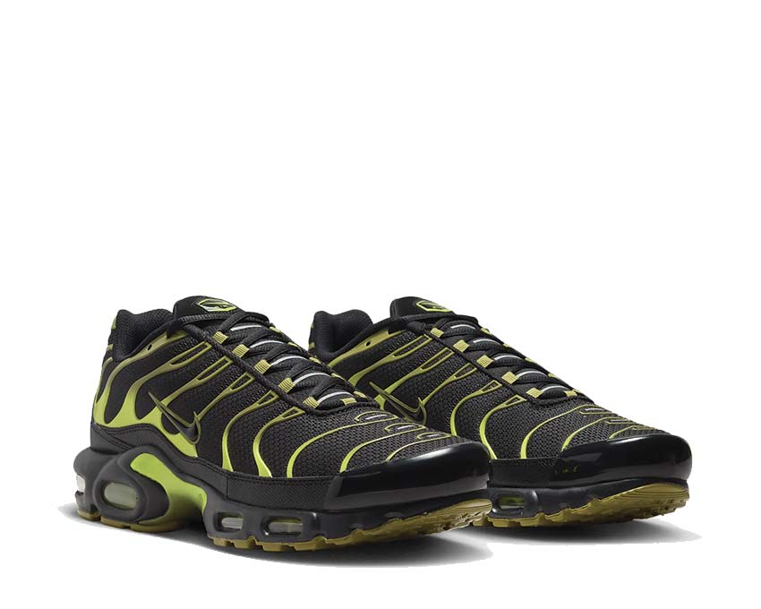 Air Max Plus sneakers, pair view, black uppers with neon green wave panels