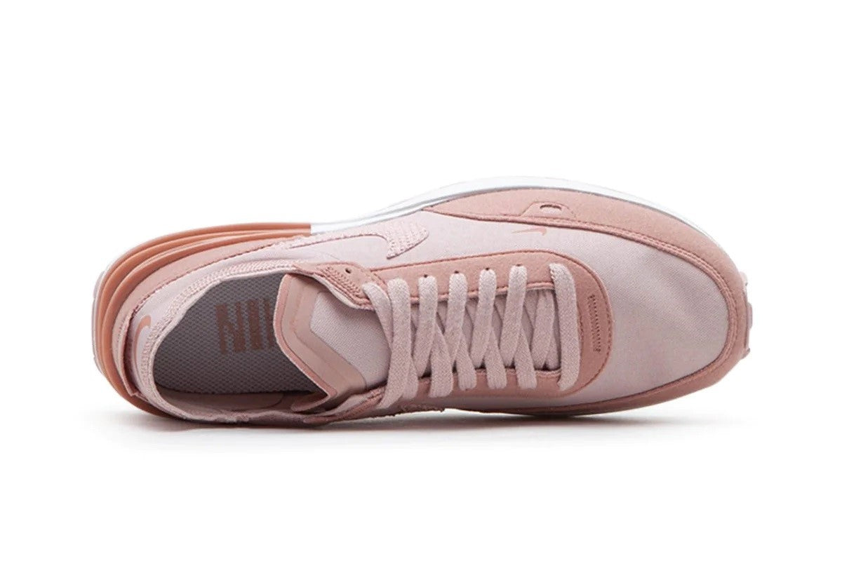 Women's Nike Waffle One ESS sneakers, toe and lace-up collar in light pink with cushioned tongue