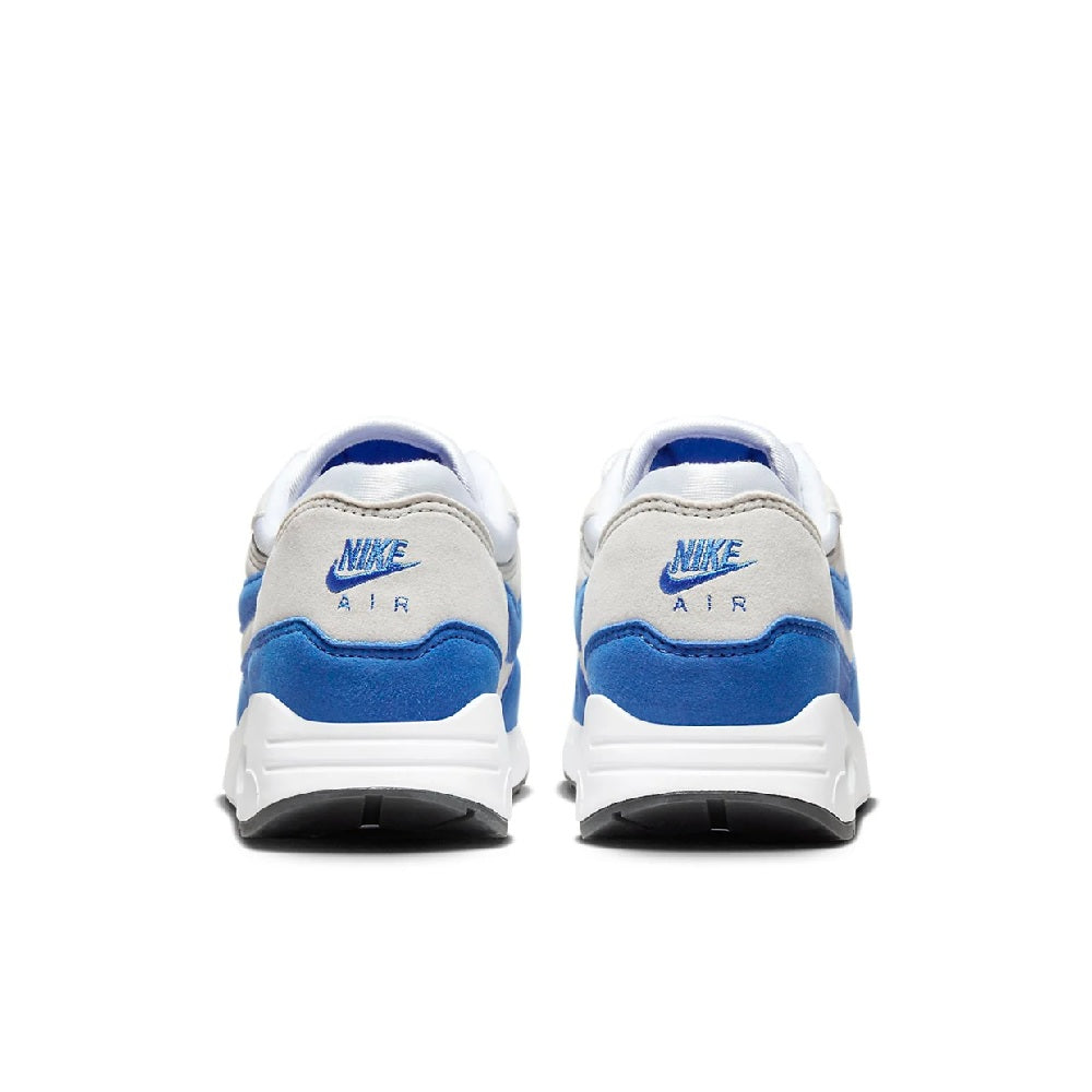 Women's Nike Air Max 86 OG sneakers, rear view with Nike logo and blue heel panel