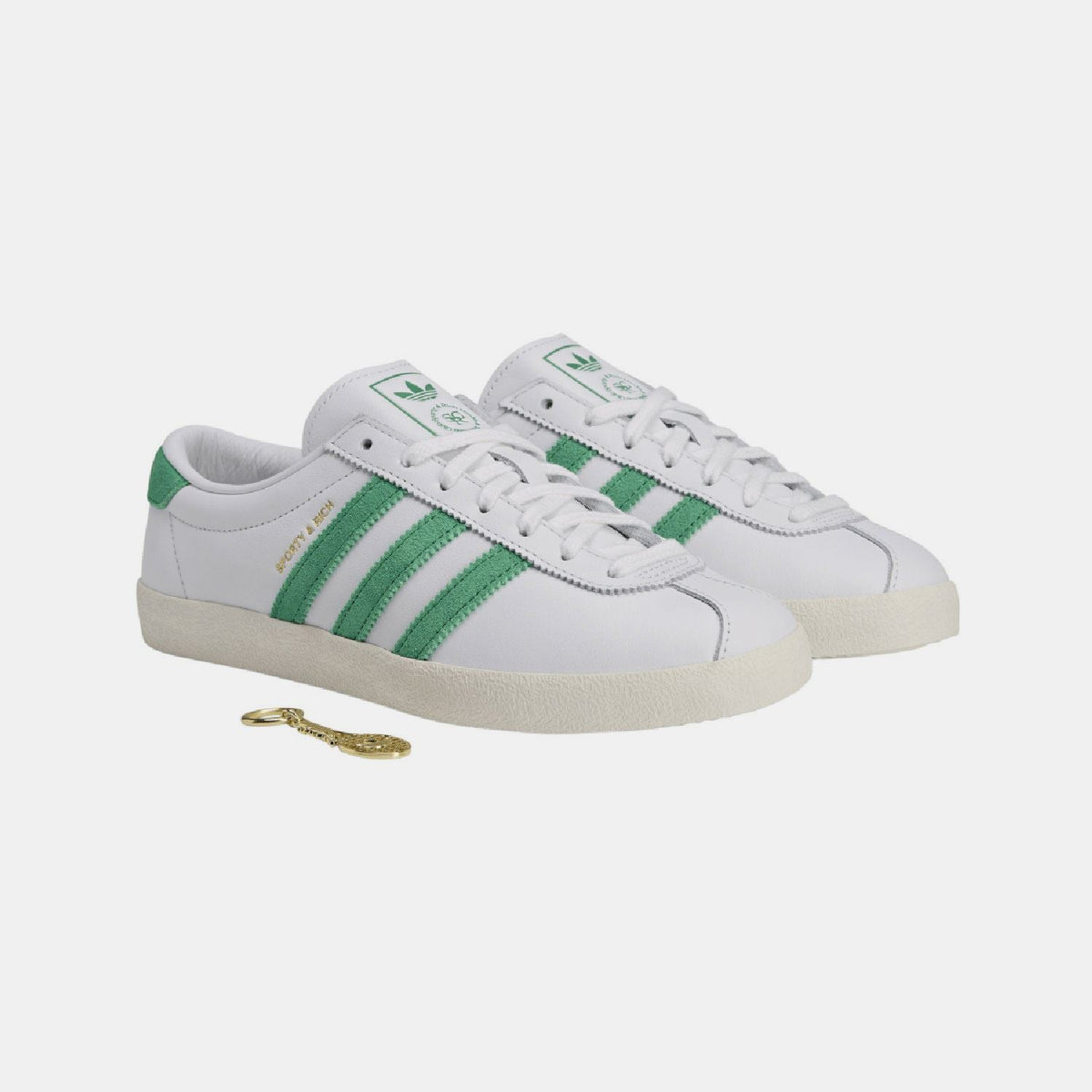 adidas Originals Sporty & Rich Blanc trainers, white athletic footwear with sporty design, on a plain background