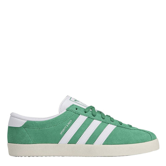 Court-style trainers in court green suede with white triple stripes and white sole
