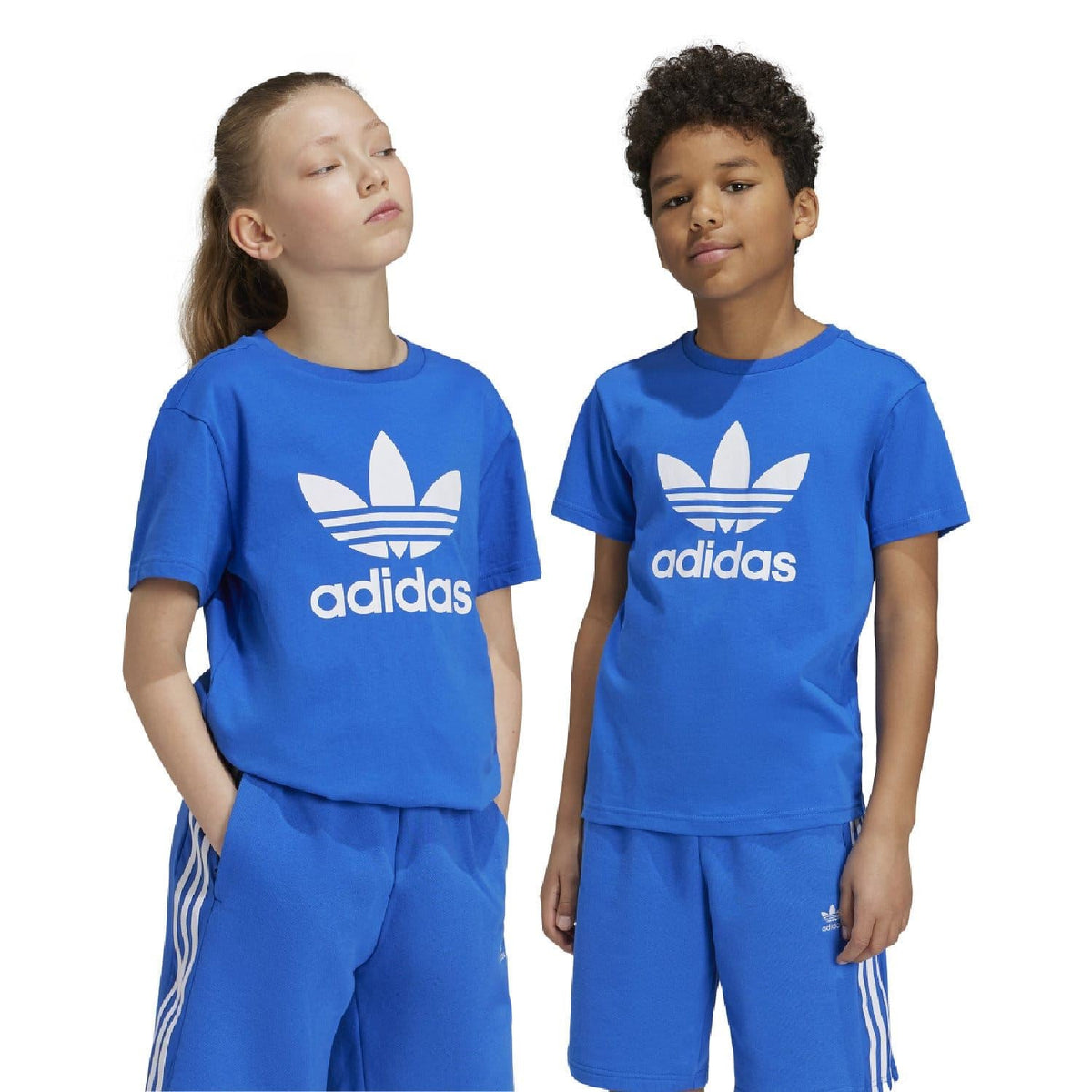 Blue junior adidas trefoil T-shirt with short sleeves and crew neck, white logo