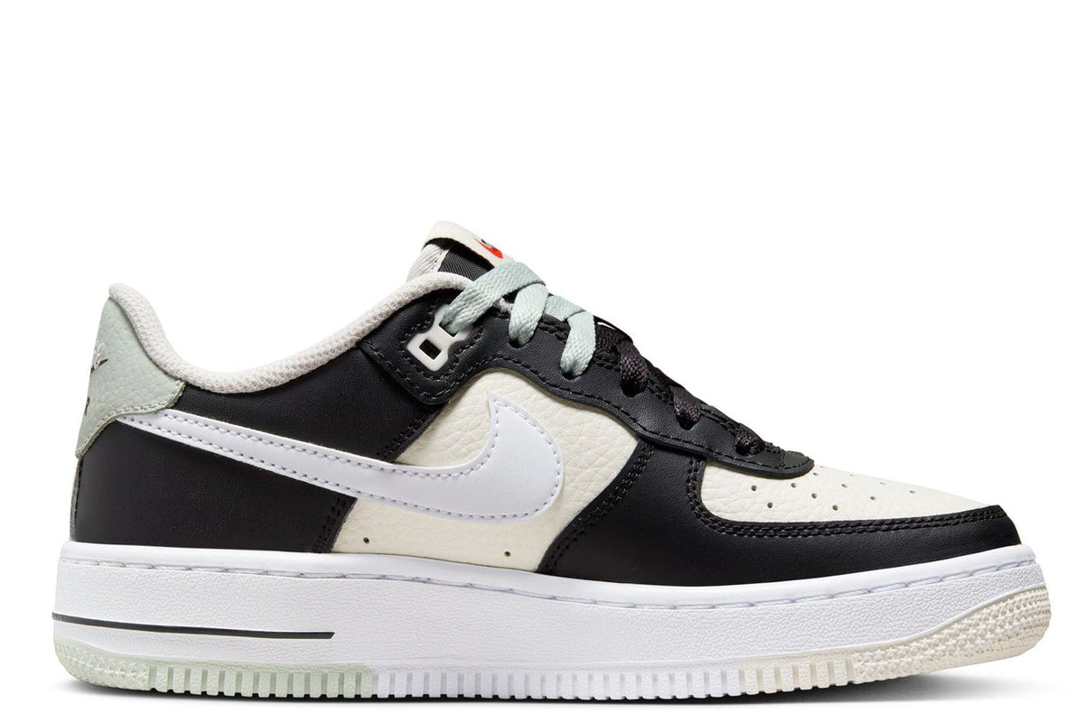 Boys' Nike Air Force 1 sneakers in black and light silver, white sole
