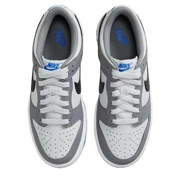 Kids' Nike Dunk Low lace-up sneakers with Nike tongue label, grey/white uppers