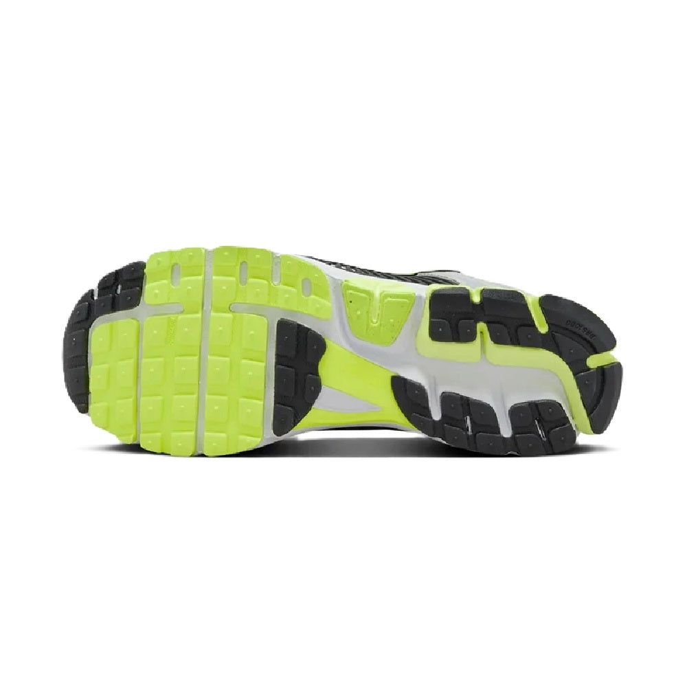 Men's running shoes outsole: lime tread with black traction pods