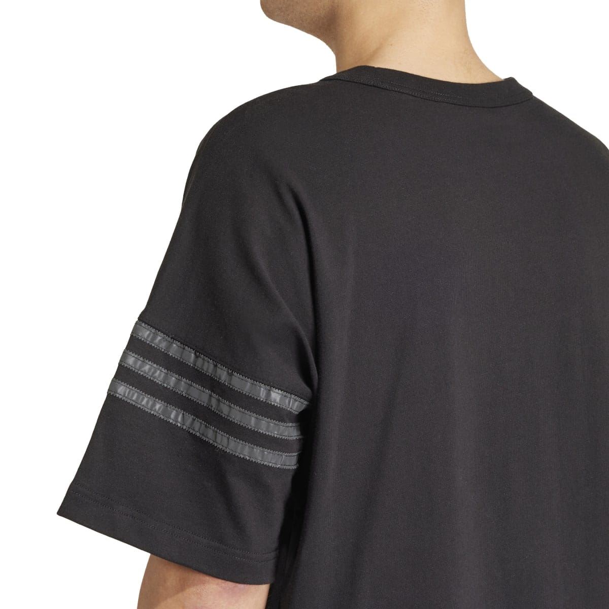 Black T-shirt with striped sleeve panel and crew neckline