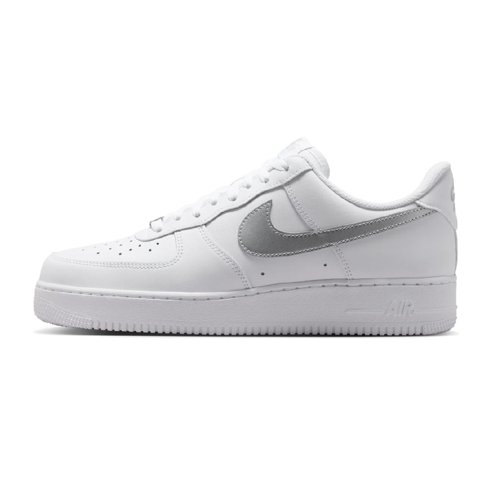 Men's low-top Nike Air Force 1 sneakers in white with metallic silver Swoosh