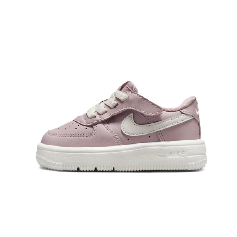 Toddler's Nike Force 1 Low EasyOn sneaker in particle rose with sail accents, side view