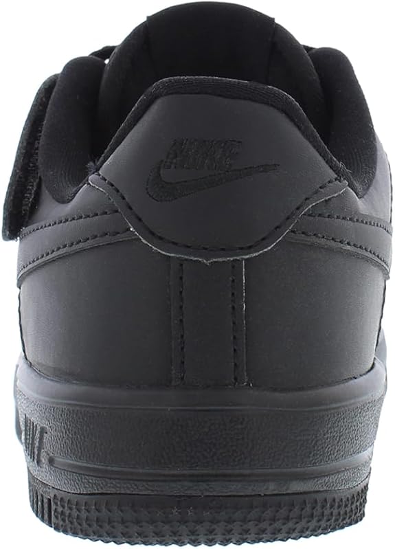 Kids' Nike Air Force 1 Low EasyOn black sneakers, back heel and pull tab detail