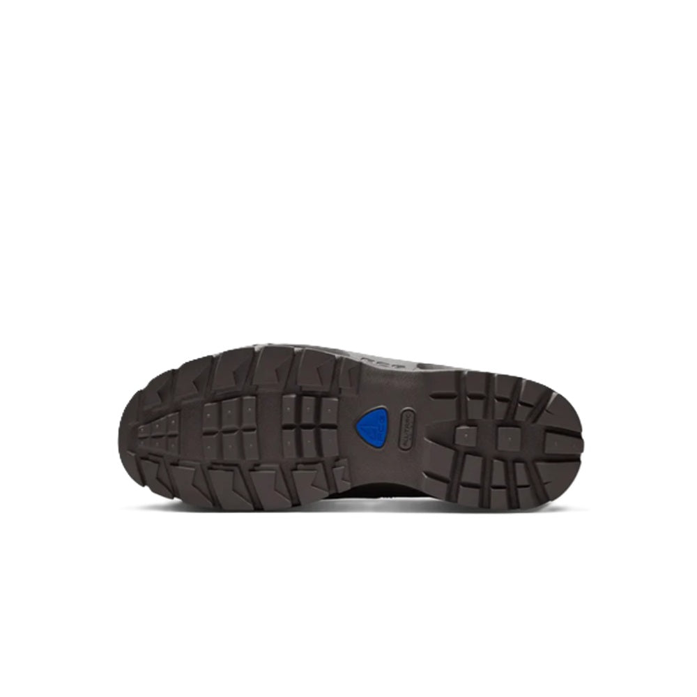 Men's Nike dark outsole for sneakers, treaded sole with blue logo detail