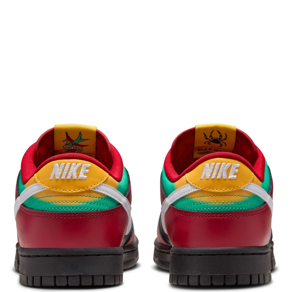 Men's Nike Dunk Low sneakers, heel backs with NIKE branding and black rubber outsole