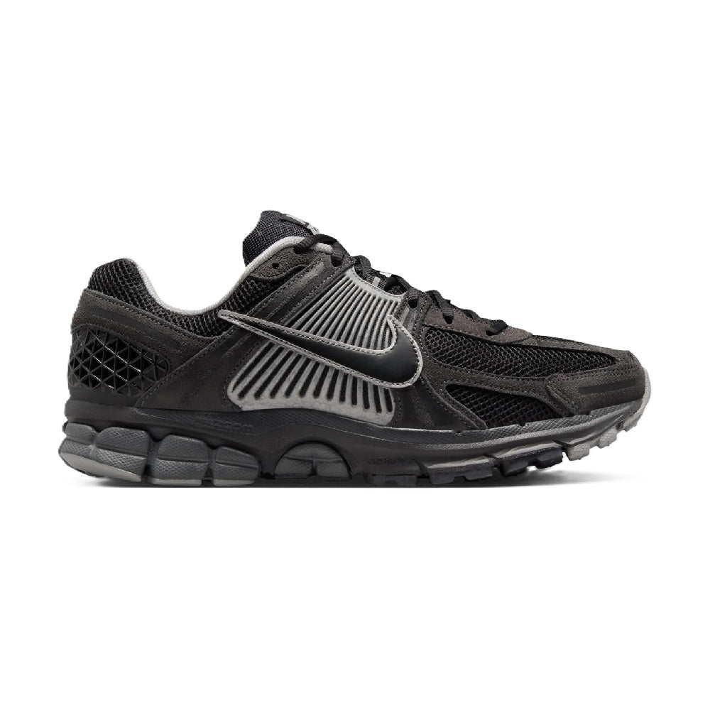 Men's Nike Zoom Vomero 5 running sneakers in dark gray and black with silver swoosh