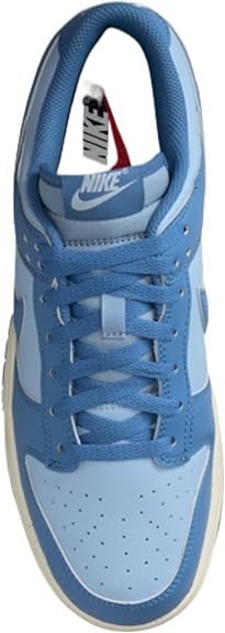 Men's Nike Dunk Low retro sneakers with Nike heel label and blue laces