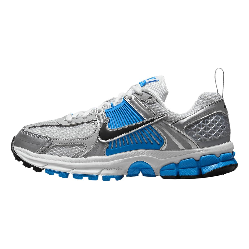 Big kid Nike Vomero 5 lace-up running shoes, white/grey with black and blue accents